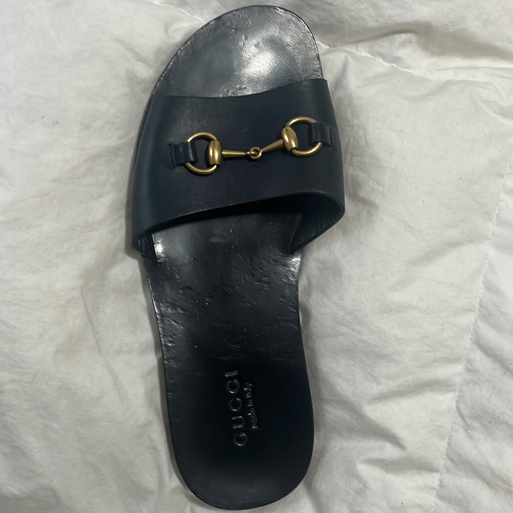 Used Gucci horsebit leather slides!